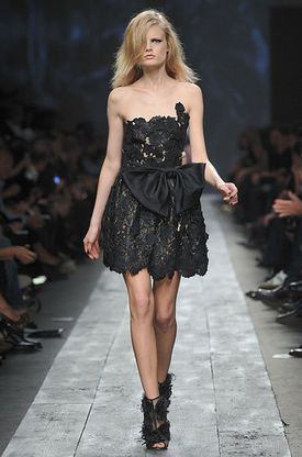 robe_bustier_noeud_taille_Valentino.jpg