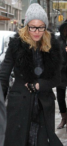20120121-pictures-madonna-out-about-new-york-02