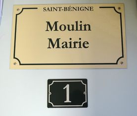 St-BenigPlaque.jpglo.jpg