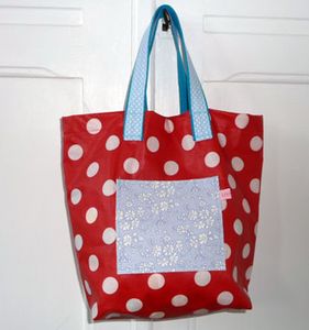 sac rouge enduit et bleu