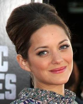 le-chignon-banane-de-marion-cotillard-pour-un-effet-retro-e.jpg