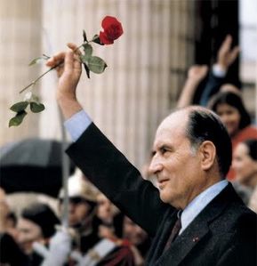 Mitterrand-rose-rouge
