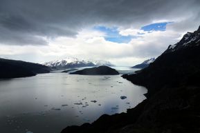 Torres del Paine-glacier grey