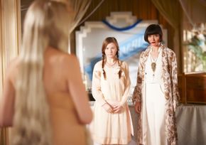 Miss-Fischer-S1X12-Bal-masque-Sondages-tend.jpg