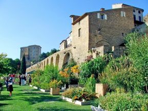 Lauris-Couleur.Garance-Luberon-en-Provence.jpg