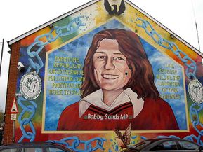 bobby sands mural in belfast3209