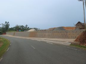 Parking-et-mur-finis-2.JPG