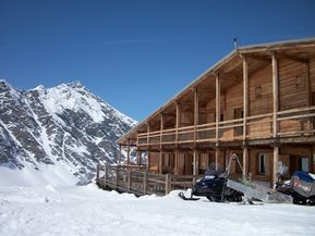 100 0236 refuge agnel