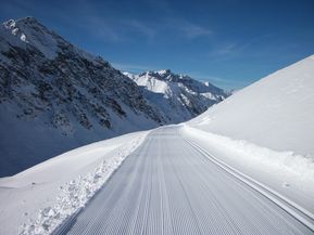 100 0250 descente du refuge agnel