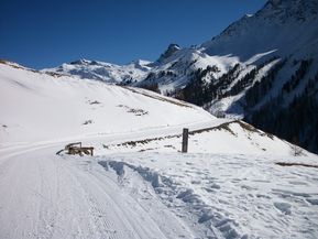 100 0955 montée vers refuge de la blanche