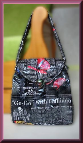 sac-tissu-Galliano--encadre-2-.JPG
