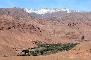 Atlas marocain oasis dans le massif Routard
