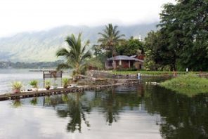 samosir-ile-et-le-lac-toba-sumatra-Blog-de-Phil.jpg