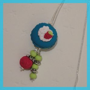 sautoir-macaron-bleu-menthe-perles-vert-anis--perle-fushia-.jpg