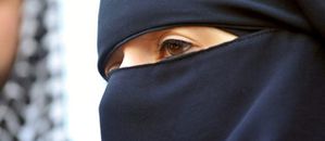 b 2 2 Niqab Co AFP PHOTO ALAIN JOCARD