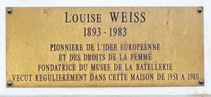 plaque-commemorative-a-louise-weiss-conflans-sainte-honorin