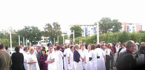 Rassemblement-devant-l-hopital-de-Mantes-1.JPG