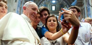 6569957-de-rihanna-a-morano-l-ere-du-selfie-pour-tous-a-com.jpg