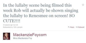 MackenzieFoyCom tweets abt Rob singing Renesmee Lullaby