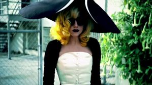 Lady-Gaga-Beyonce-Telephone-Music-Video-lady-gaga--copie-1.jpg