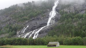 0942-route touristique du Hardanger-cascade de Latefossen