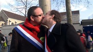 hollande-Manif-pour-le-mariage-pour-tous-deux-deputes-sem.jpg
