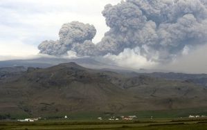 le-volcan-eyjafjoll-en-eruption-5-mai-2010-4542106-copie-1.jpg