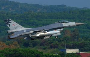 F16A photo Dennis Chang