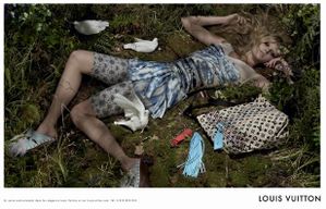Lara Stone - Louis Vuitton 1