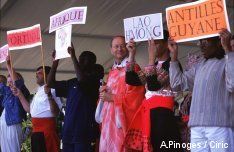 mgr-michel-dubost-migrants-pentecote.jpg