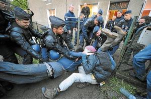 expulsion-NDDL-10-2012.jpg