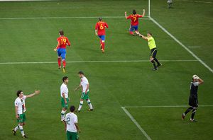 800px-Spain_and_Portugal_match_at_the_FIFA_World_Cup_2010-0.jpg