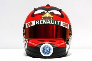 c-rovio-caterham-casque-kovalainen-face-angry-birds-ge.jpg