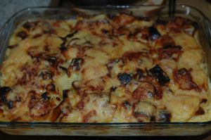 Gratin-Pommes-de-terre-poireaux-et-lardons-.JPG