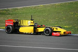 800px-Renault Kubica Jerez 2010