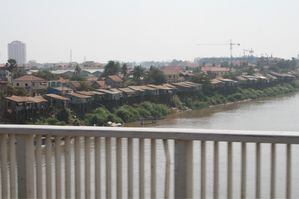 Vue du pont japonais, sur le Tonlé Sap