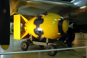 800px-Fat_Man_-National_Museum_USAF-.jpg