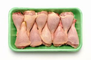 raw-chicken-legs-Suat-Eman.jpg