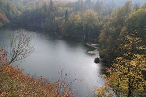 3. Couleurs d'automne dans la parc de Plitvice