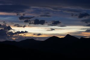 3.-Ciel-menacant-dans-les-Pyrenees-au-coucher-du-soleil.jpg
