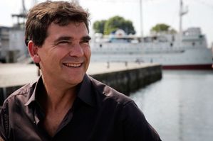 2009 02 26 arnaud montebourg inside