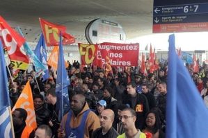 844959_manifestation-des-agents-de-surete-en-greve-le-20-de.jpg