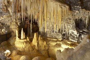 Saint Guilhem le désert grottes de clamouse