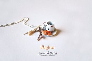 collier-l-anglaise-secret-velvet.JPG
