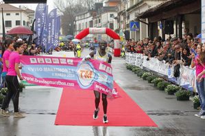 Treviso Marathon 1.1 2014 (11^ ed.). Imprimono il loro sigillo alla 42,195 km l'ugandese Rugut e Laura Giordano. Grande connubbio tra sport competitivo e festa per tutti