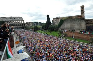 Acea Maratona di Roma 2013 (19^ ed.). La partenza domani da Cia dei Fori Imperiali alle 9,30