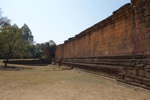 Le mur d'enceinte du Banteay Samre