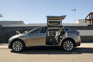 Tesla_Model_X_003.jpg