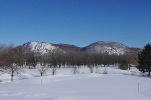 Le Mont Saint-Hilaire sous la neige
