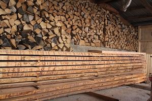 Bille de mélèze, pour Fabrication Traditionnelle Portes d'Entrée Sur Mesure, Menuiserie Le Bois Des Huiles, 73110 Bille-de-Meleze--Menuiserie-Le-Bois-Des-Huiles.JPG